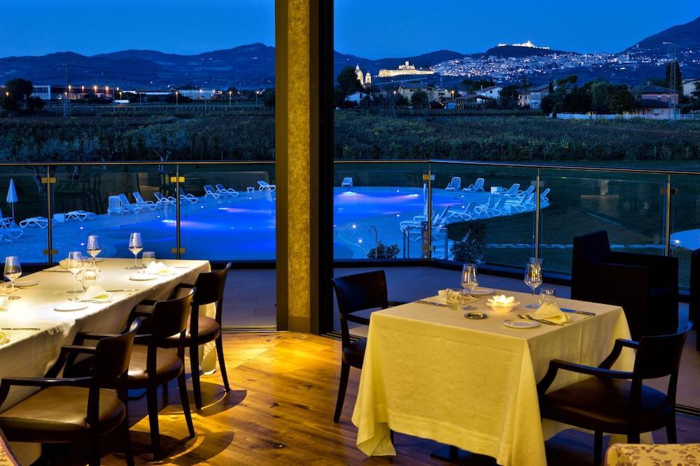 Valle Di & 4* Asís